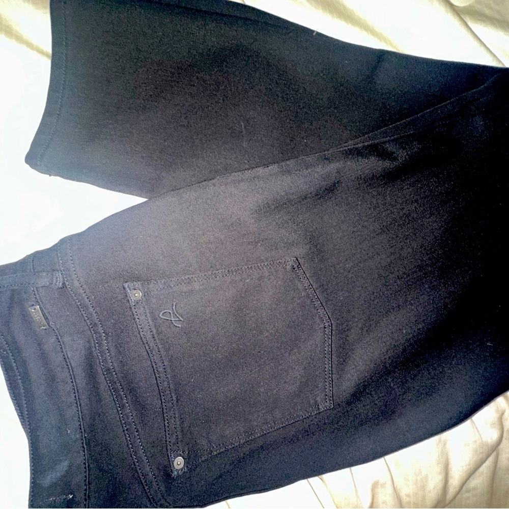 DL1961 - worn once. black denim. Size 32
